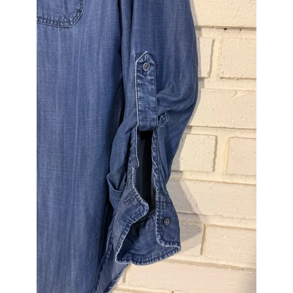 Talbots Soft Denim Button Up Shirt  Women's Roll Up Tab Classic Causal Sz Medium